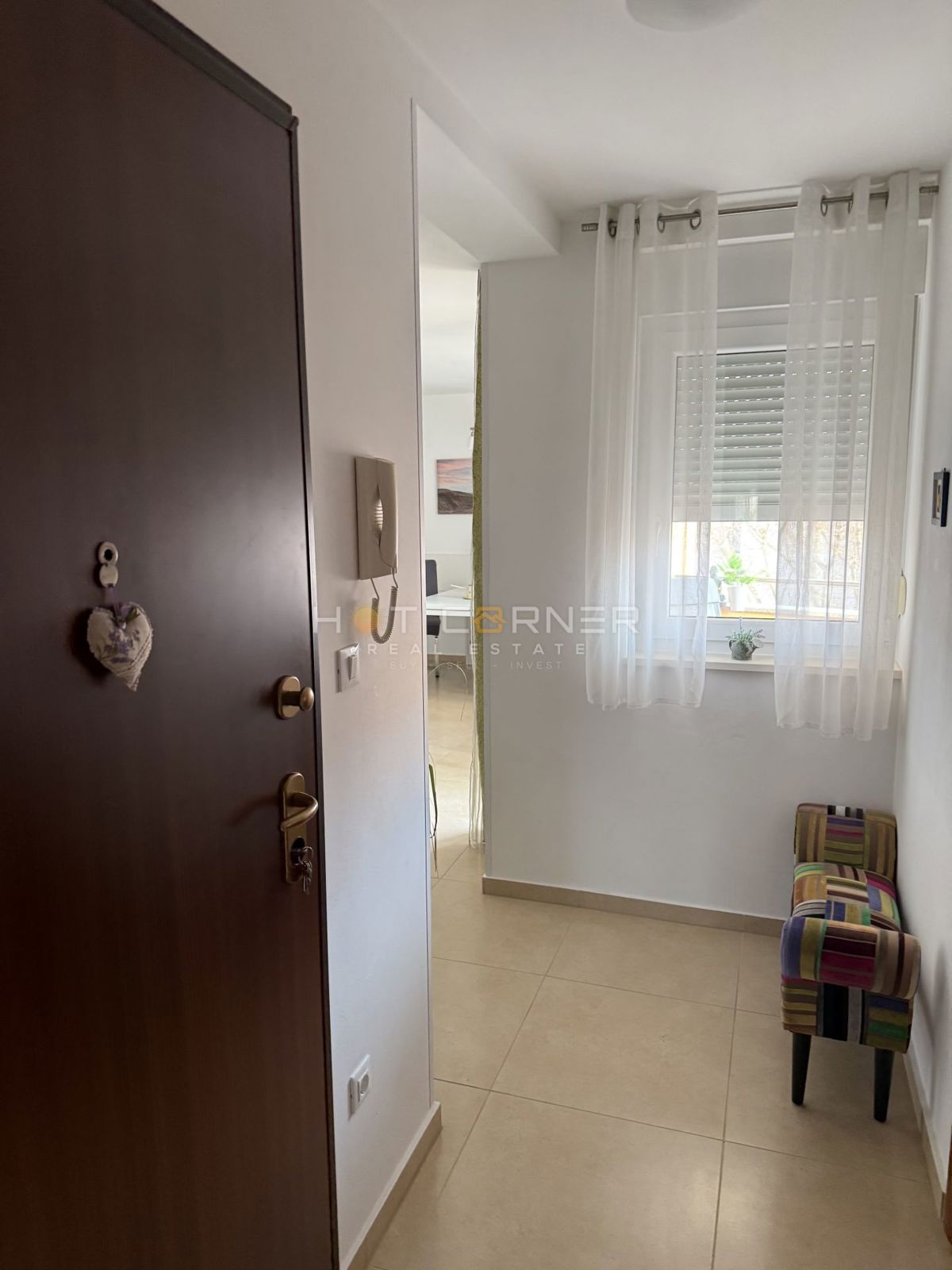 Štinjan, čudovito stanovanje, 2 spalnici, terasa, blizu plaže, UPORABNA