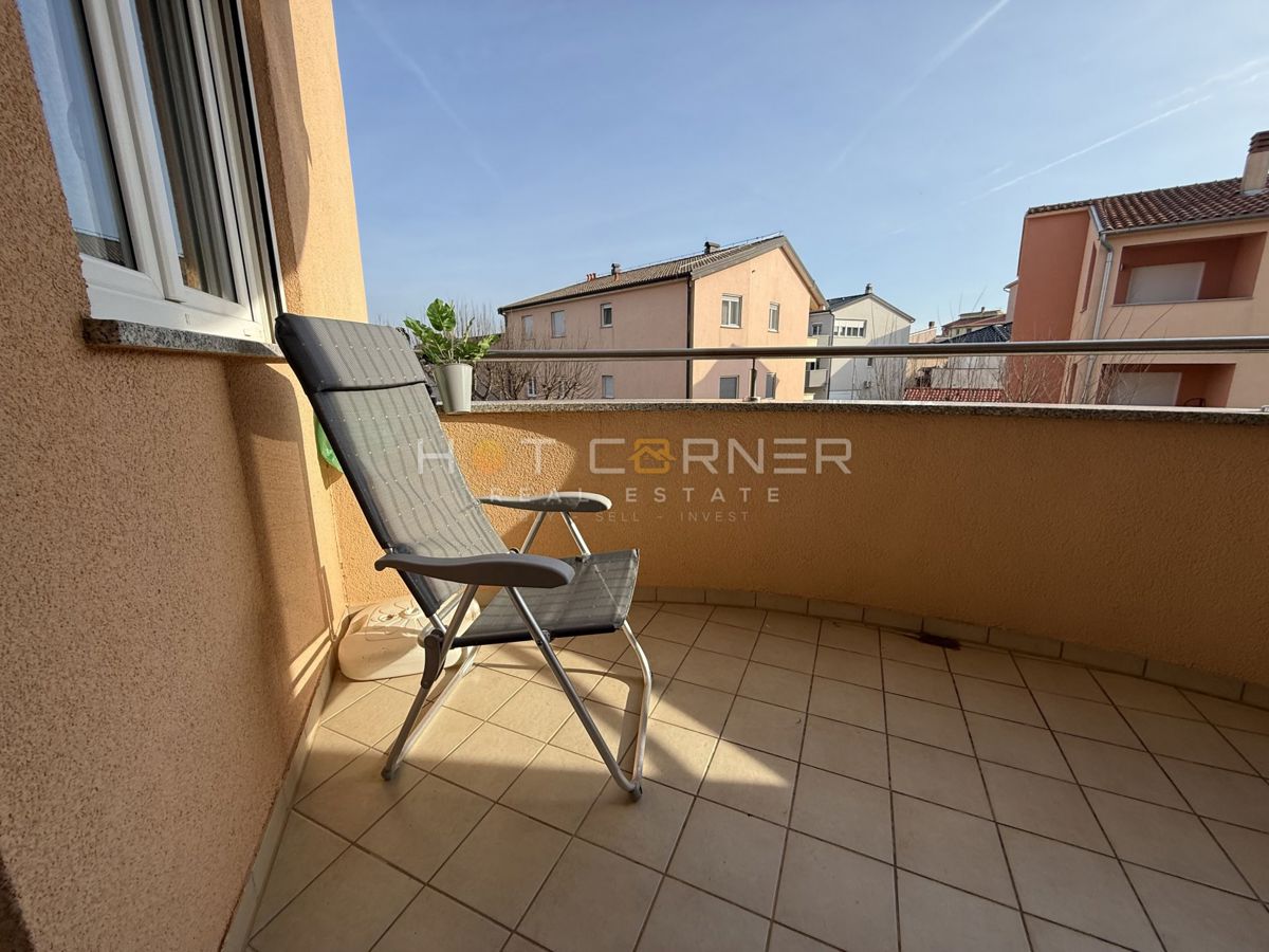 Štinjan, čudovito stanovanje, 2 spalnici, terasa, blizu plaže, UPORABNA