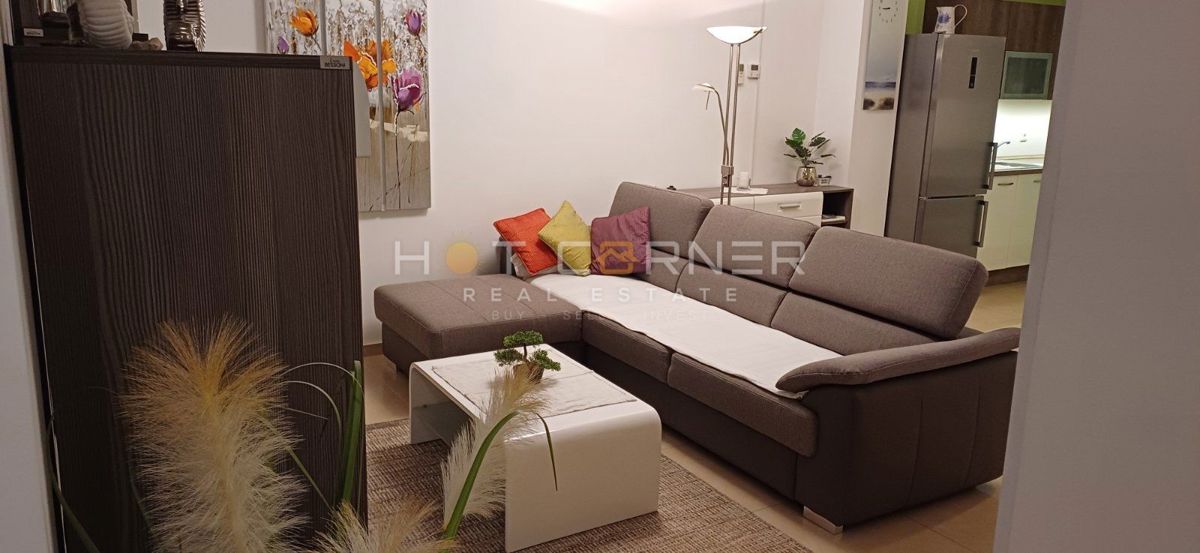 Štinjan, čudovito stanovanje, 2 spalnici, terasa, blizu plaže, UPORABNA