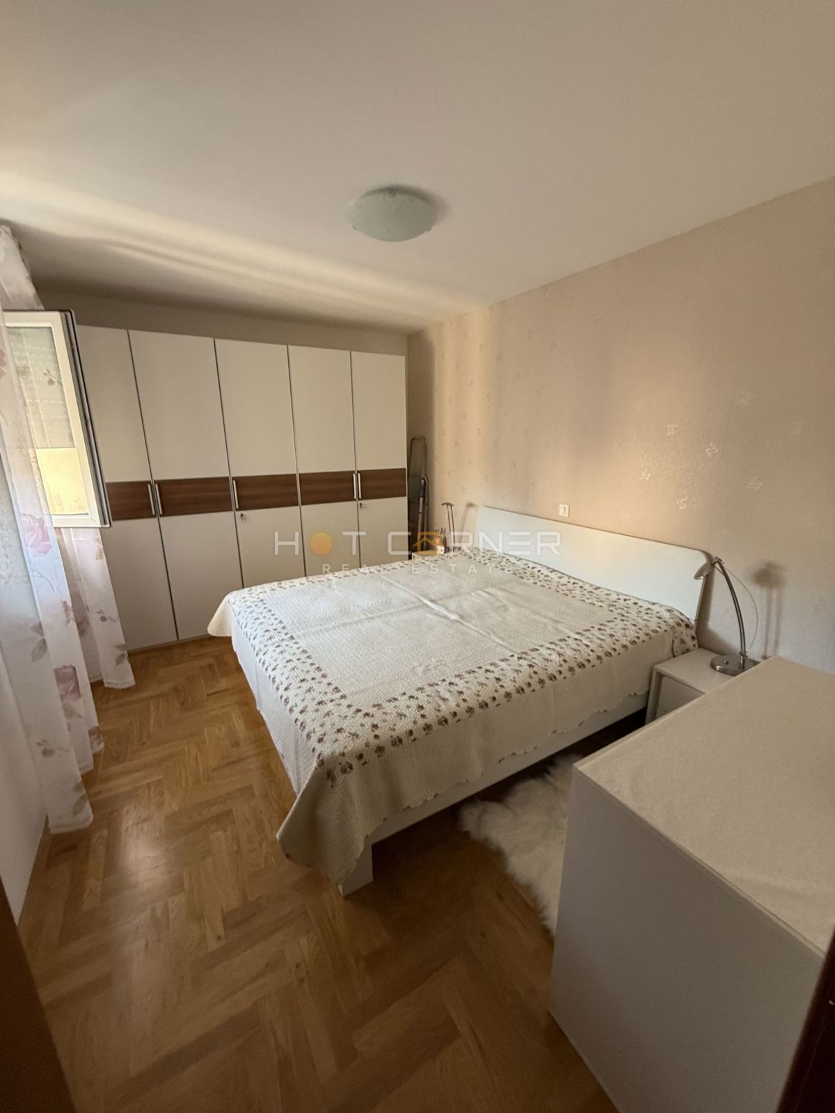 Štinjan, čudovito stanovanje, 2 spalnici, terasa, blizu plaže, UPORABNA