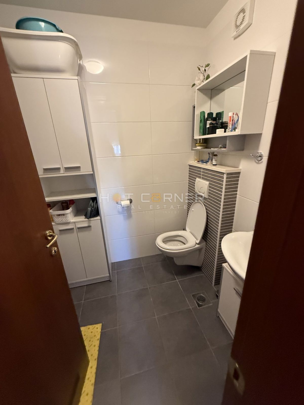 Štinjan, čudovito stanovanje, 2 spalnici, terasa, blizu plaže, UPORABNA