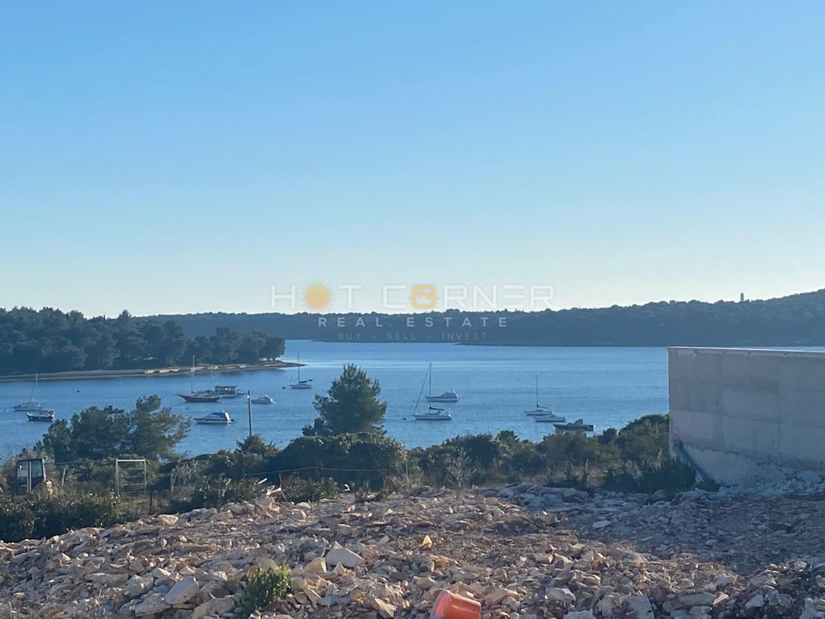 Medulin, zemljišče 200 m od plaže, čudovit pogled na morje