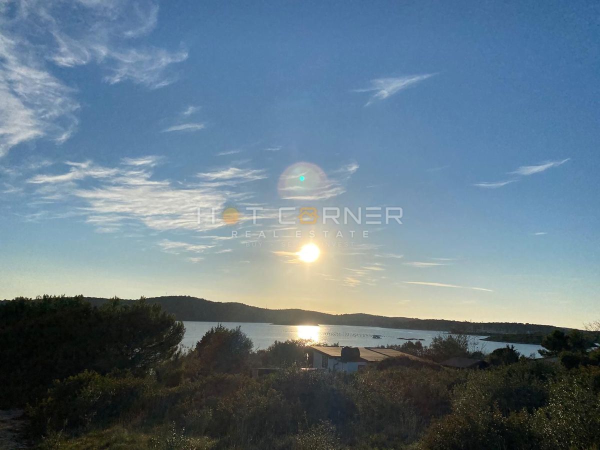 Medulin, zemljišče 200 m od plaže, čudovit pogled na morje