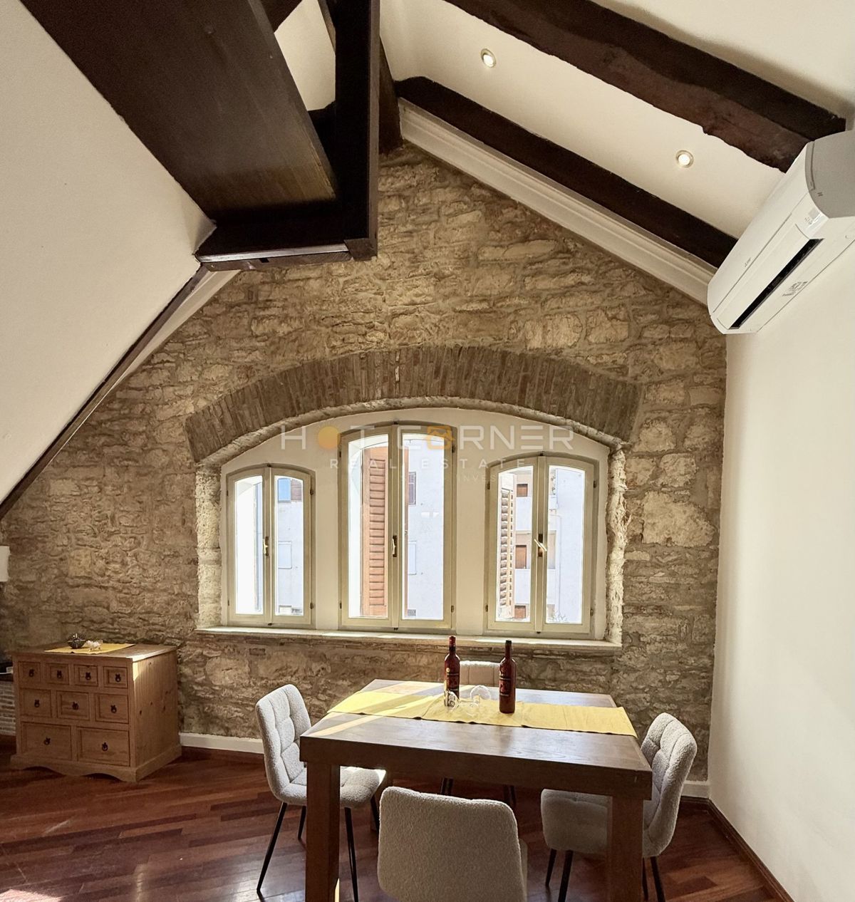 Stoja, čudovit sončen stan, možnost kredita!