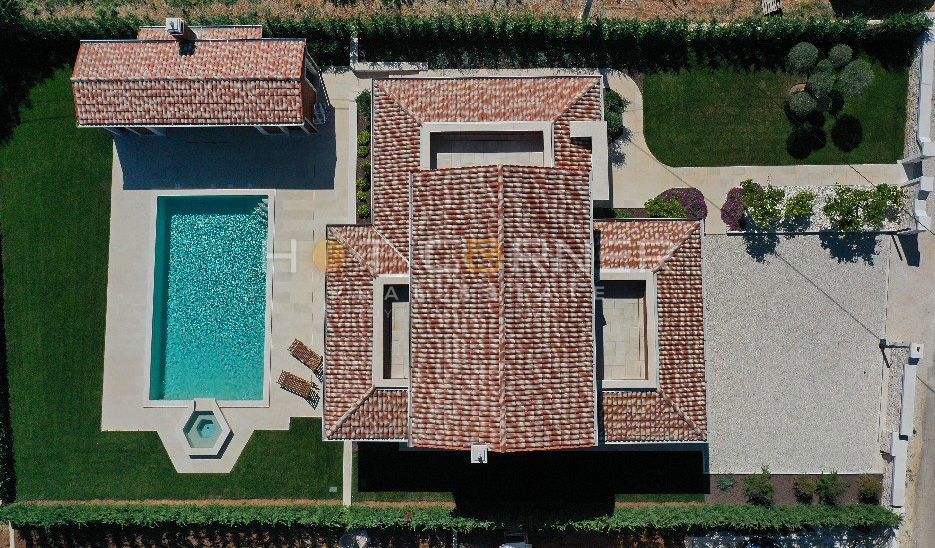 Vila Kringa, Tinjan, 264m2