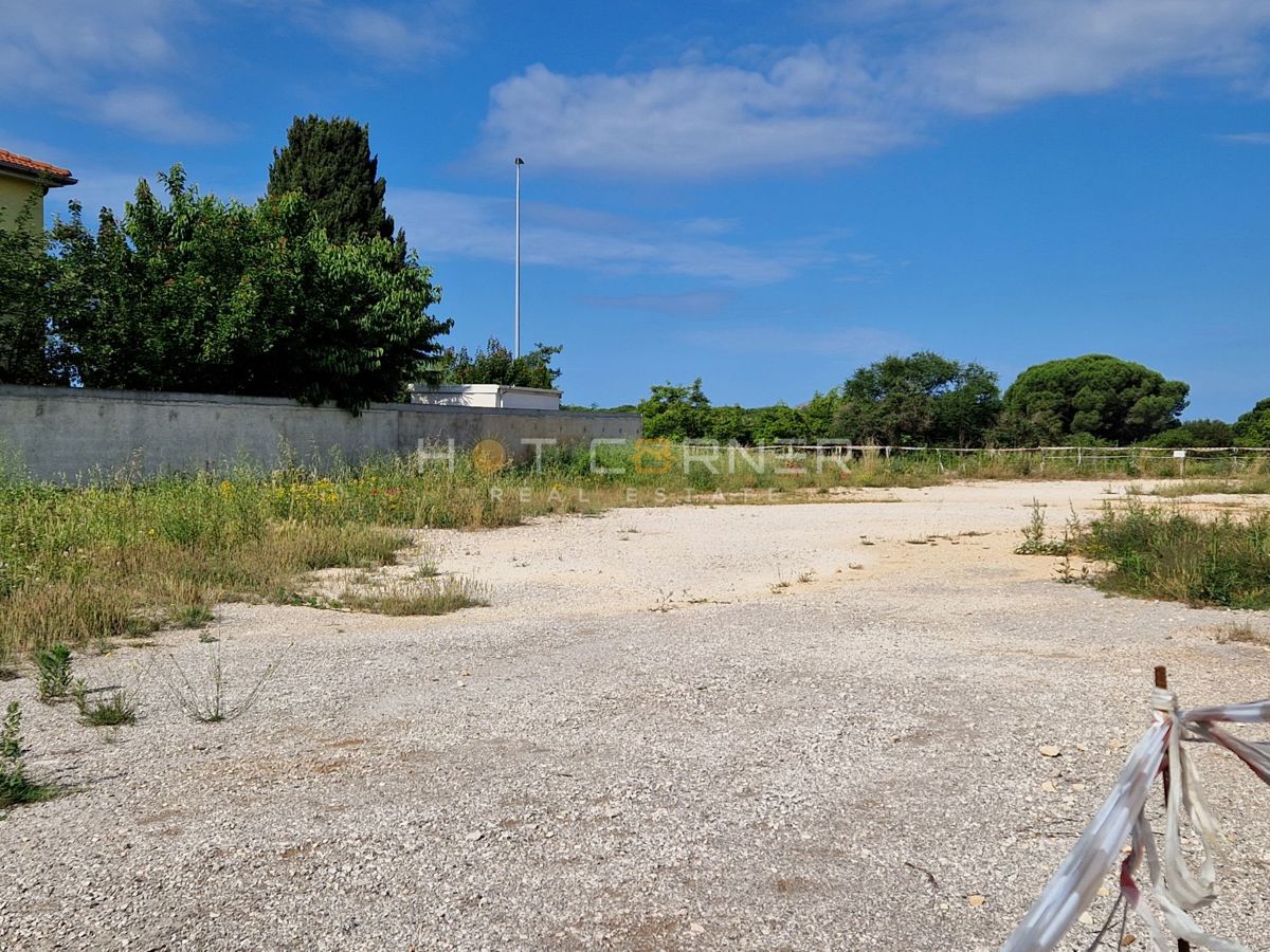 Gradbeno zemljišče Valbandon, Fažana, 1.010m2