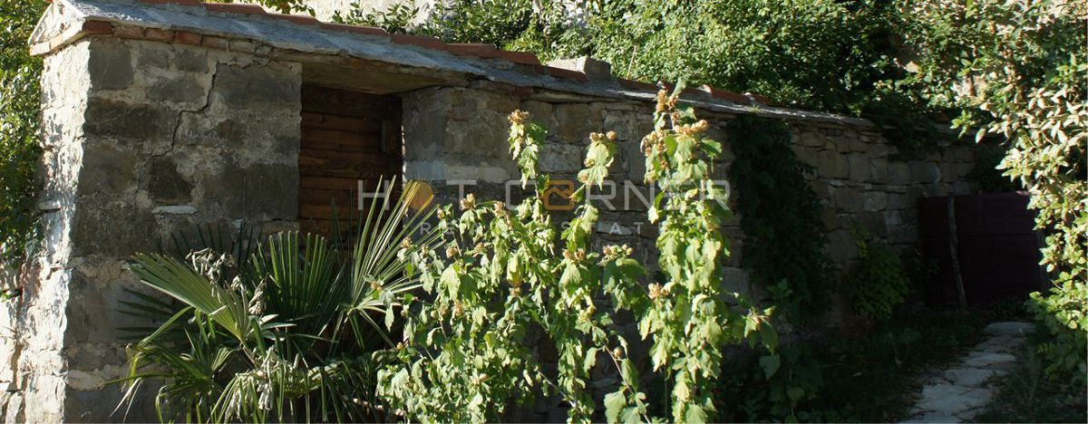 Razkošen kamniti resort – Dve kamniti lepotici z ogrevanim bazenom in čudovitim dvoriščem, 2 km od morja