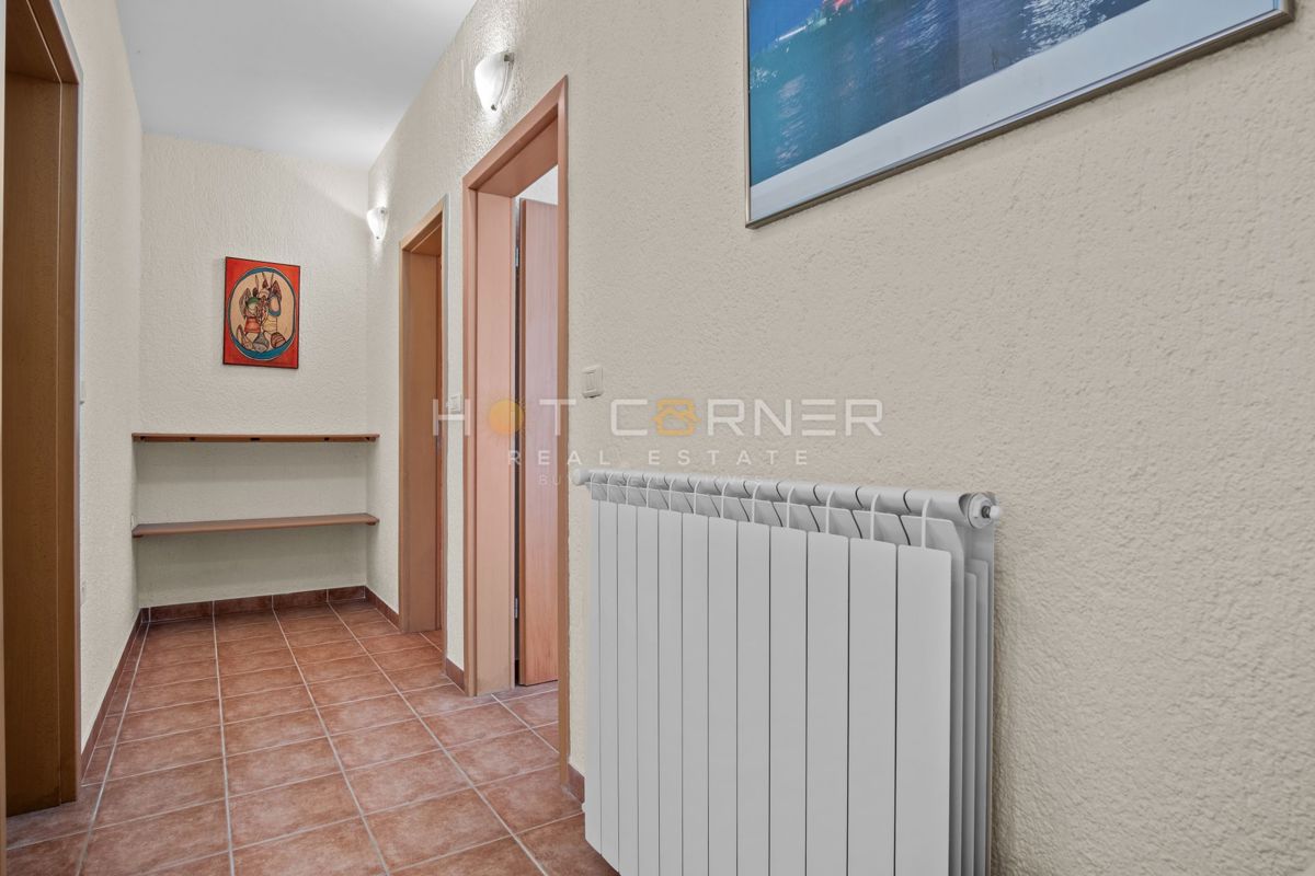 Hiša z razgledom na morje in velikim vrtom – Banjole