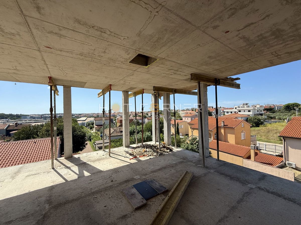 Pulj, elitna nova stavba, dvigalo, penthouse, panoramski razgled na mesto