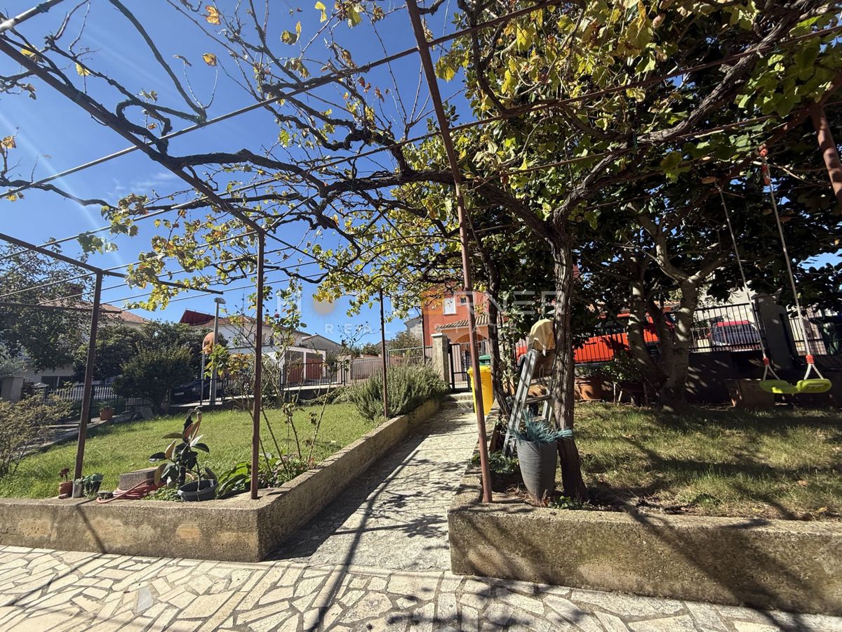 Pula, Busoler – vrhunsko urejeno stanovanje s 3 spalnicami in vrtom