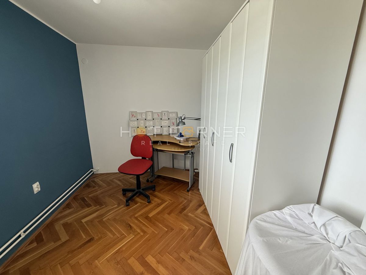 Pula, Busoler – vrhunsko urejeno stanovanje s 3 spalnicami in vrtom