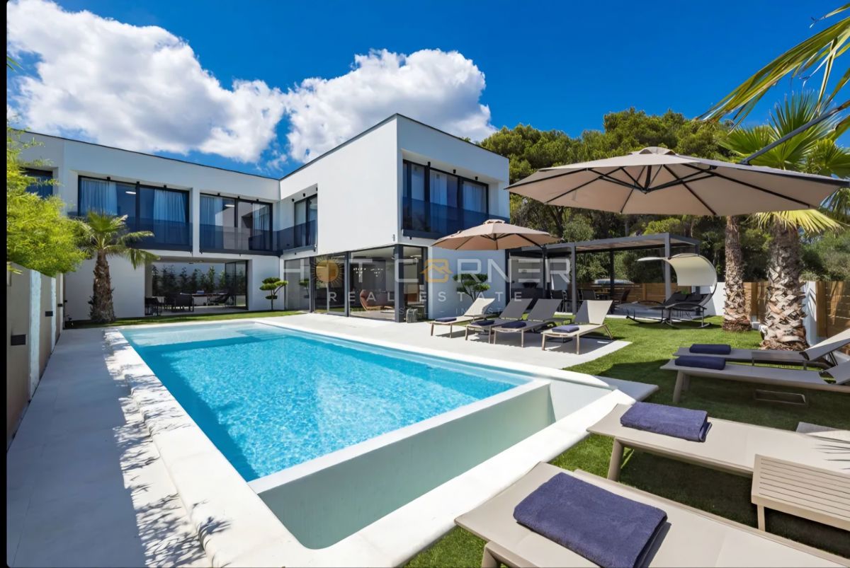 Hiša Medulin, 220m2