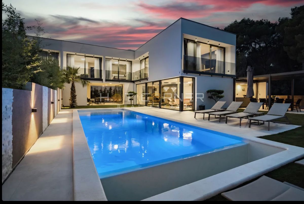 Hiša Medulin, 220m2