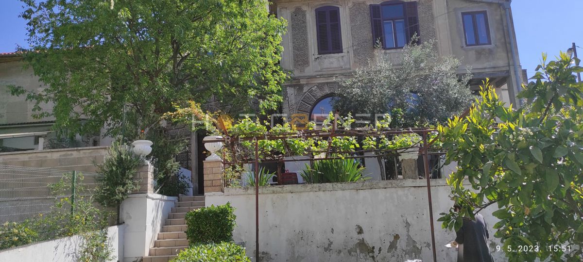 Avtentična italijanska vila s karakterjem - center Pule