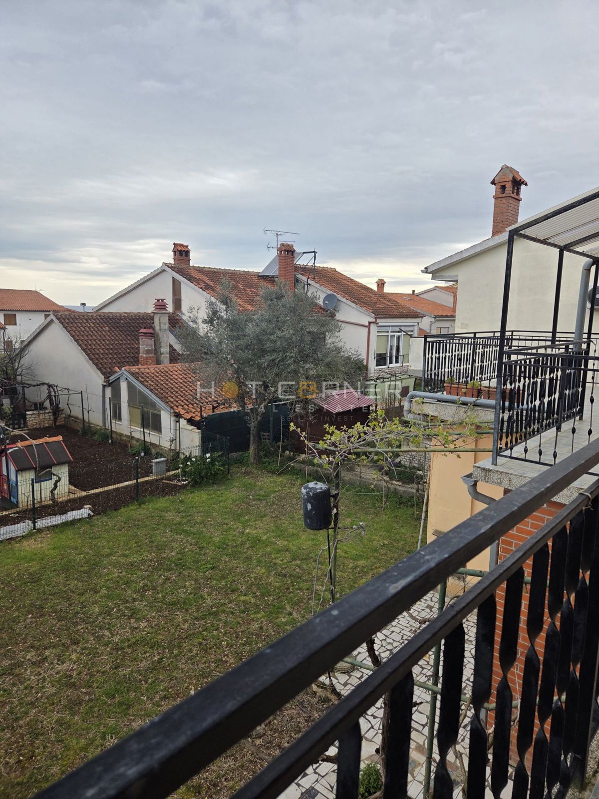 Štinjan - prostorna družinska hiša