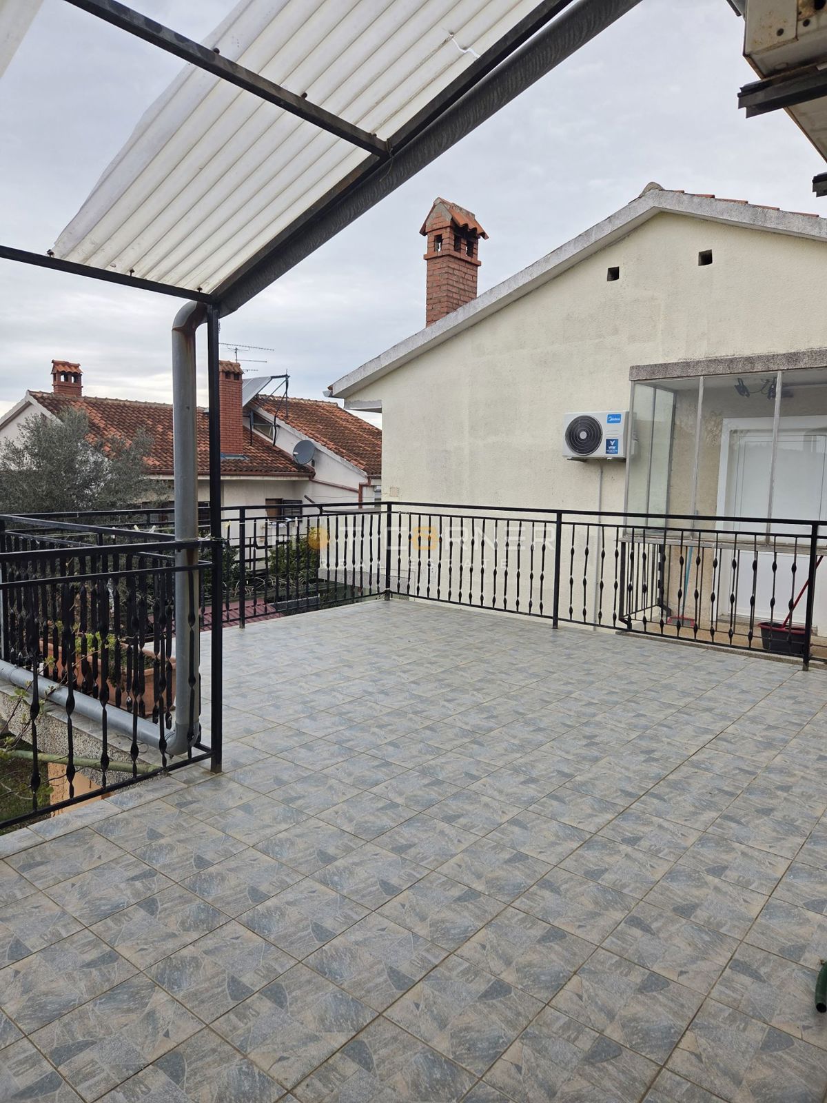 Štinjan - prostorna družinska hiša