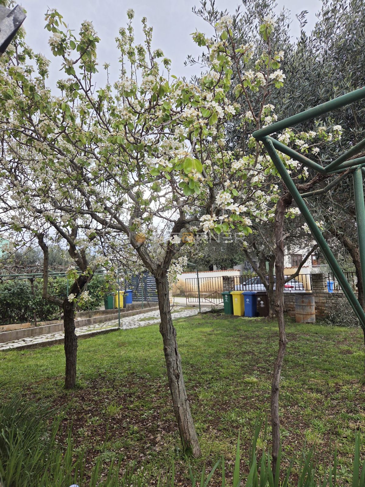 Štinjan - prostorna družinska hiša