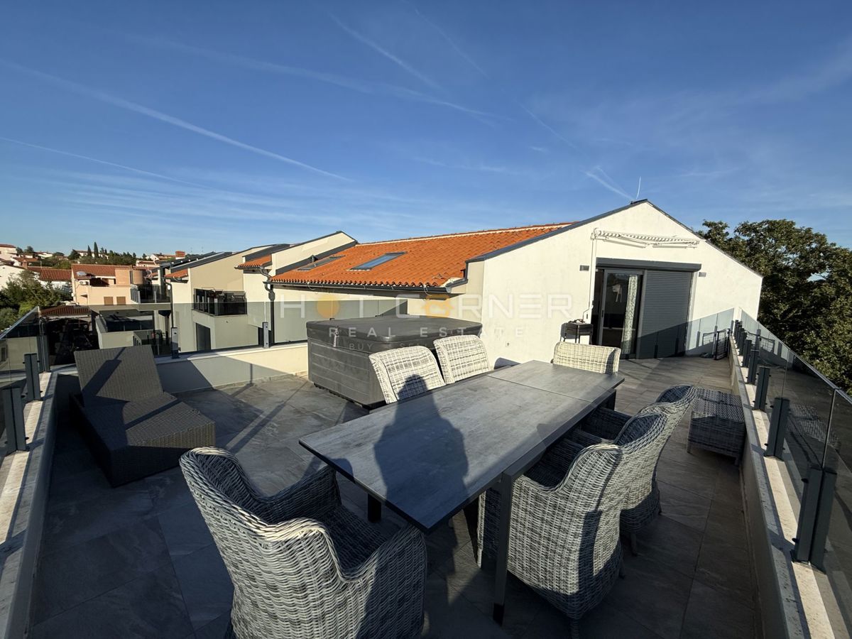 Medulin, penthouse, 1. vrsta ob morju, odprt pogled na morje