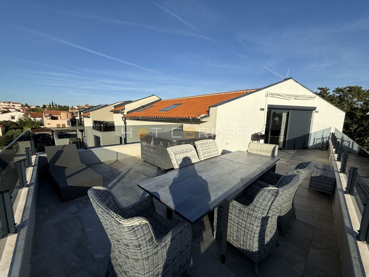 Medulin, penthouse, 1. vrsta ob morju, odprt pogled na morje
