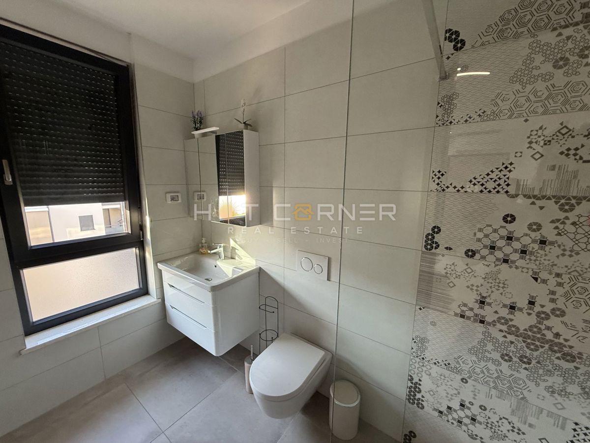 Medulin, penthouse, 1. vrsta ob morju, odprt pogled na morje