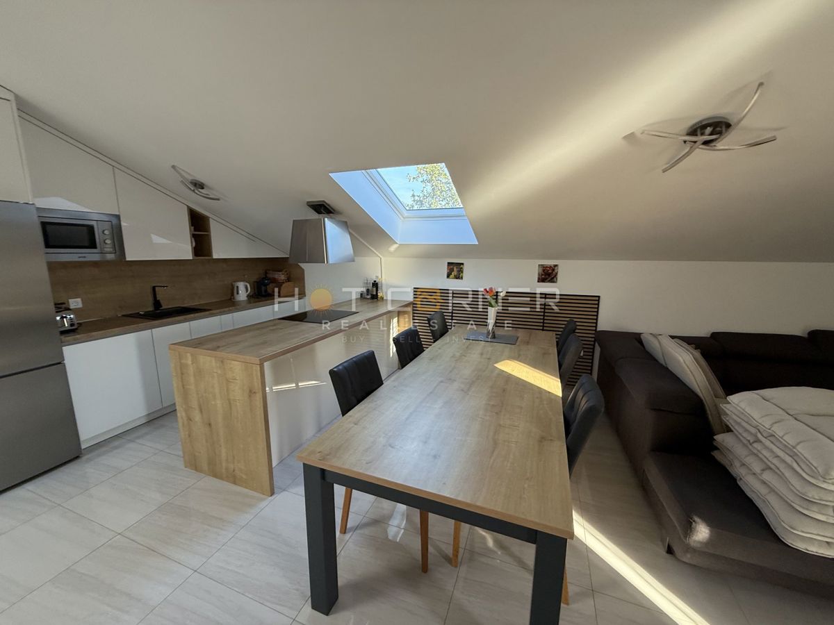 Medulin, penthouse, 1. vrsta ob morju, odprt pogled na morje