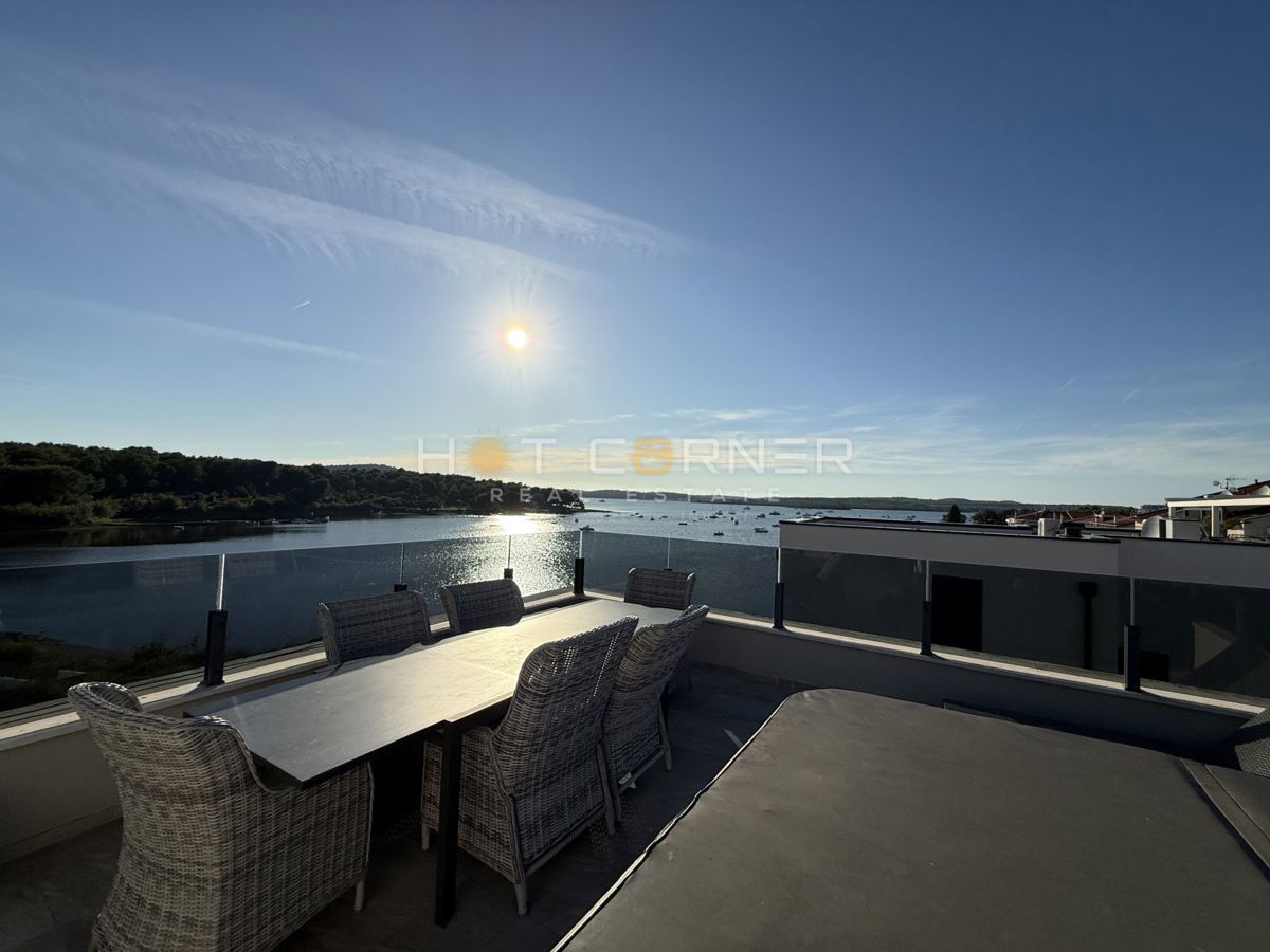 Medulin, penthouse, 1. vrsta ob morju, odprt pogled na morje