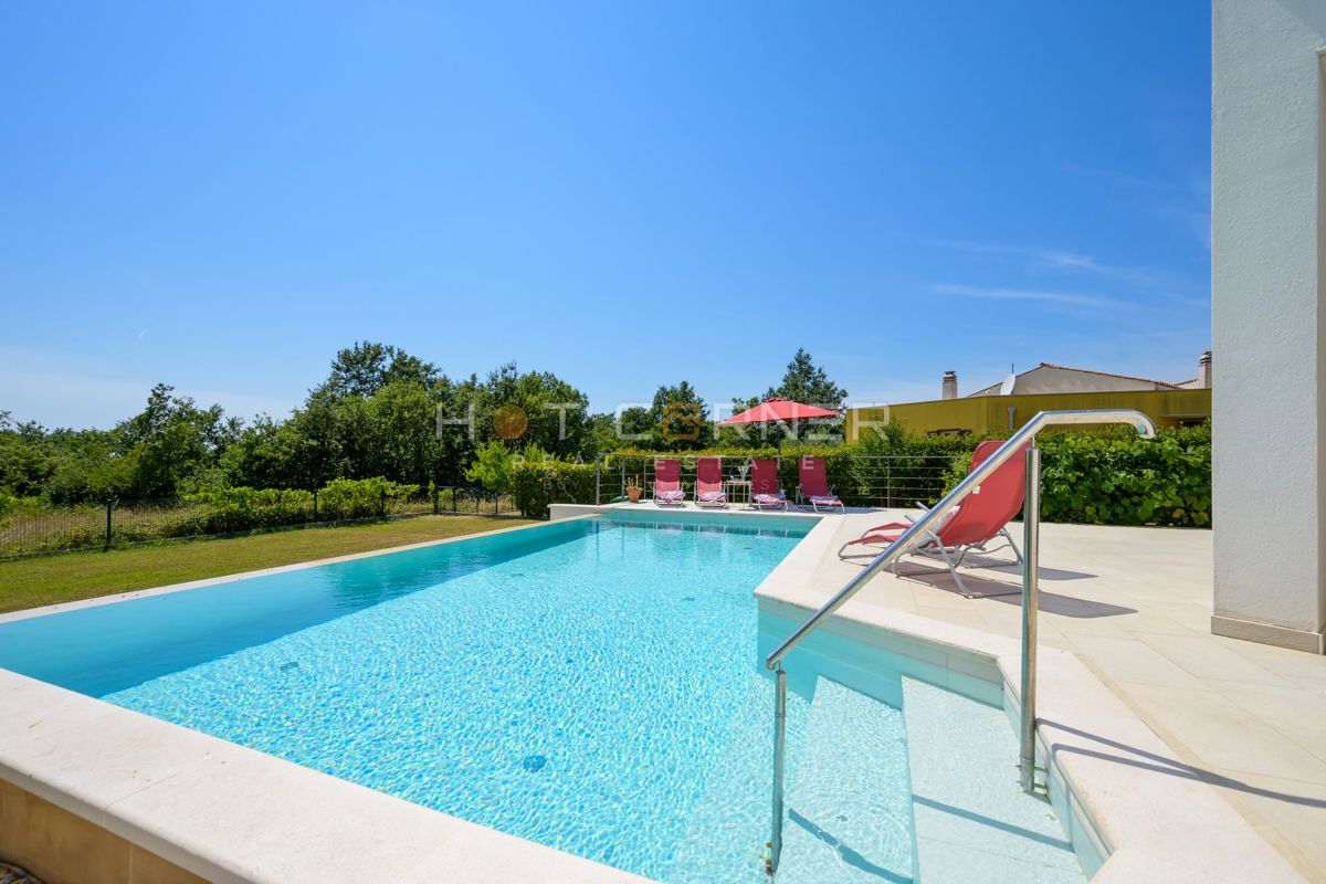 Čudovita vila v mirnem okolju