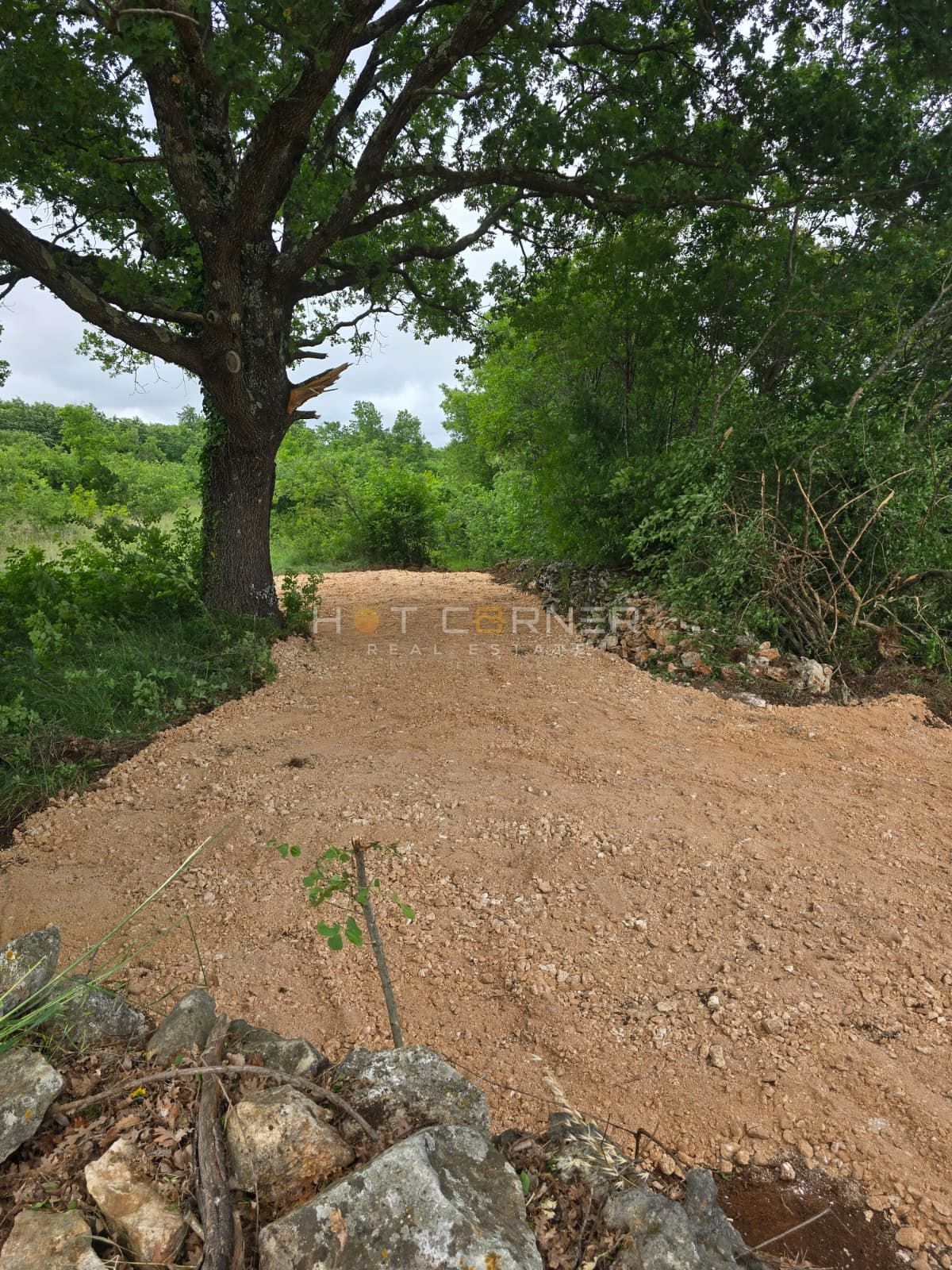 Zemljišče Fažana, 2.400m2