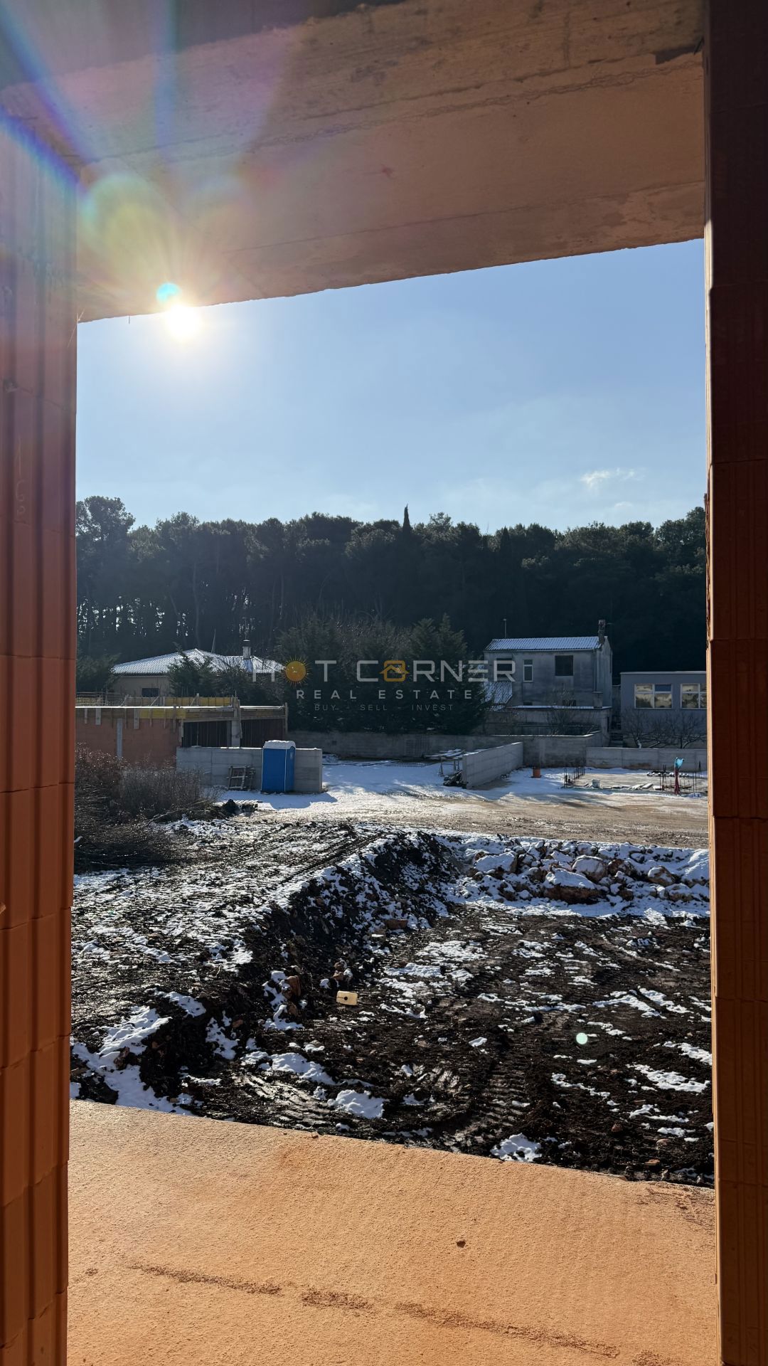 Novogradnja v Pulju: stanovanje v 1. nadstropju s parkiriščem in shrambo