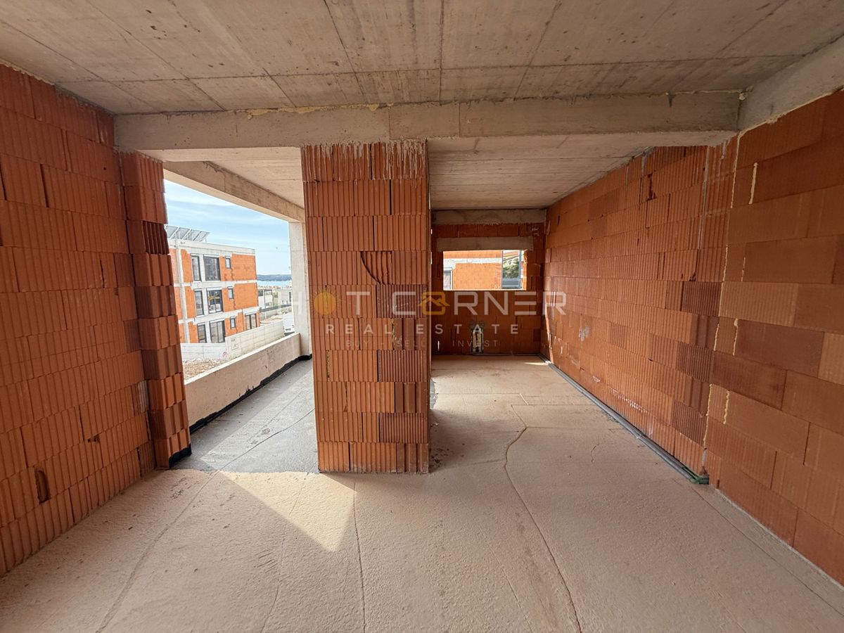 Medulin - moderen stan v novogradnji, 2 spalnici, velika terasa s pogledom na morje