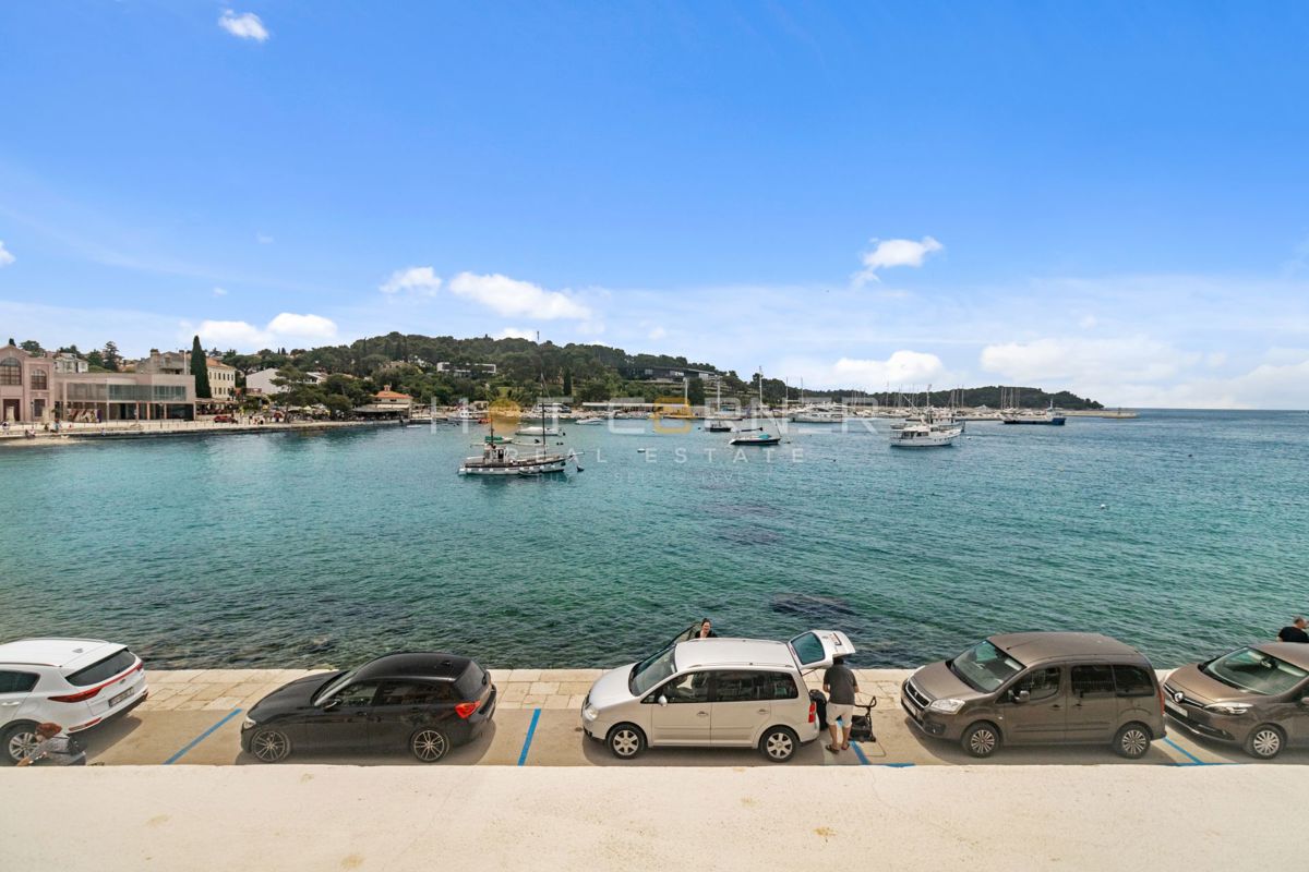 Rovinj, prva vrsta do morja, 2 stanovanji v enem