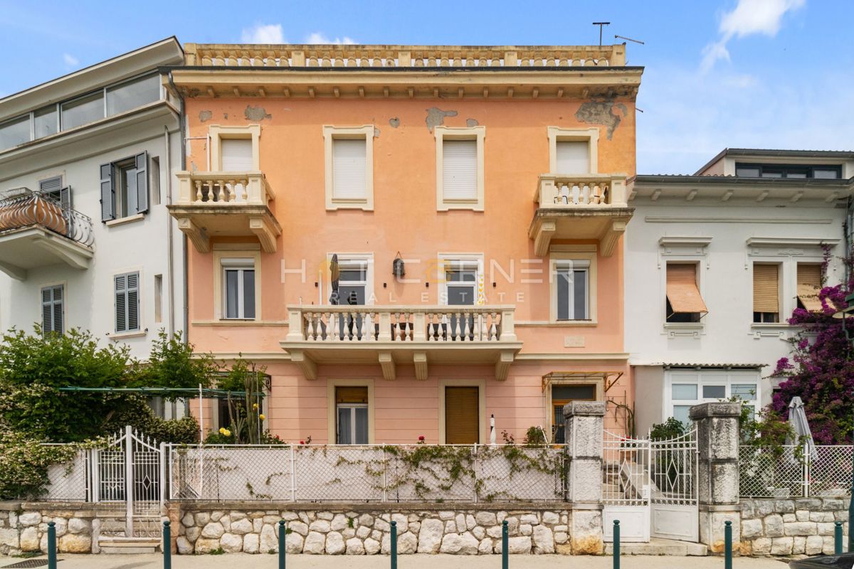Rovinj, prva vrsta do morja, 2 stanovanji v enem