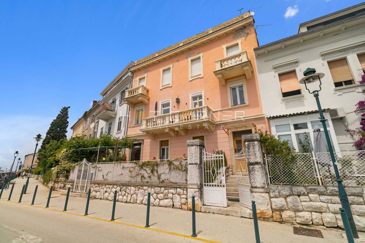 Rovinj, prva vrsta do morja, 2 stanovanji v enem