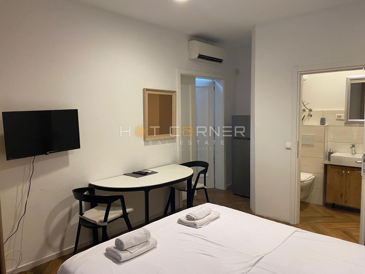 PRILOŽNOST – 3 STANOVANJA: enosobno stanovanje in dva garsonjera!