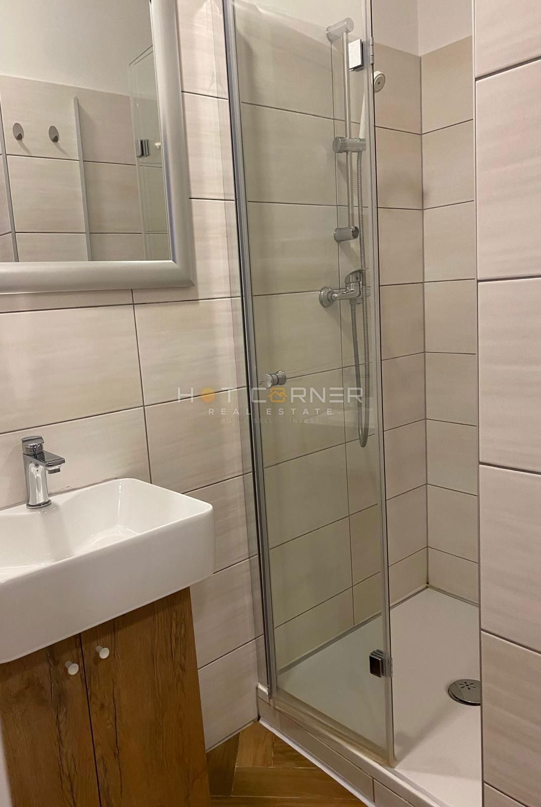 PRILOŽNOST – 3 STANOVANJA: enosobno stanovanje in dva garsonjera!