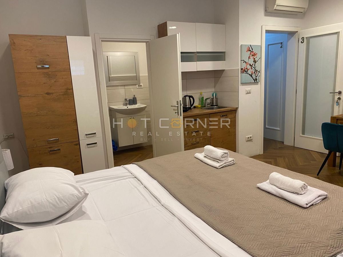 PRILOŽNOST – 3 STANOVANJA: enosobno stanovanje in dva garsonjera!