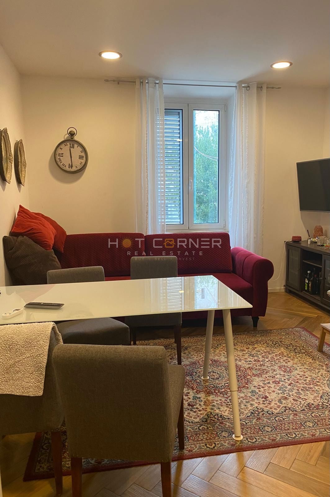 PRILOŽNOST – 3 STANOVANJA: enosobno stanovanje in dva garsonjera!