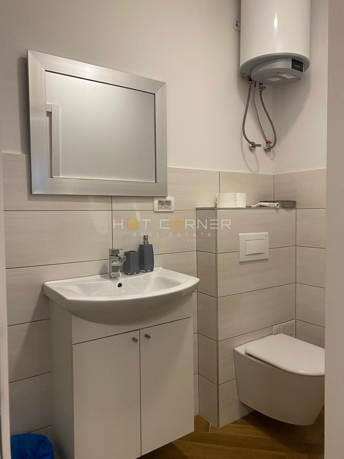 PRILOŽNOST – 3 STANOVANJA: enosobno stanovanje in dva garsonjera!