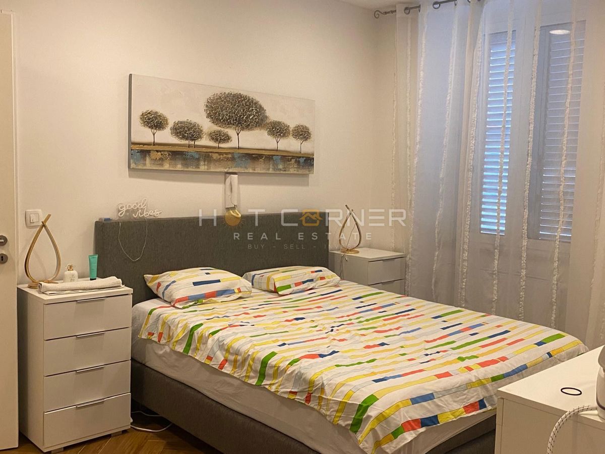 PRILOŽNOST – 3 STANOVANJA: enosobno stanovanje in dva garsonjera!