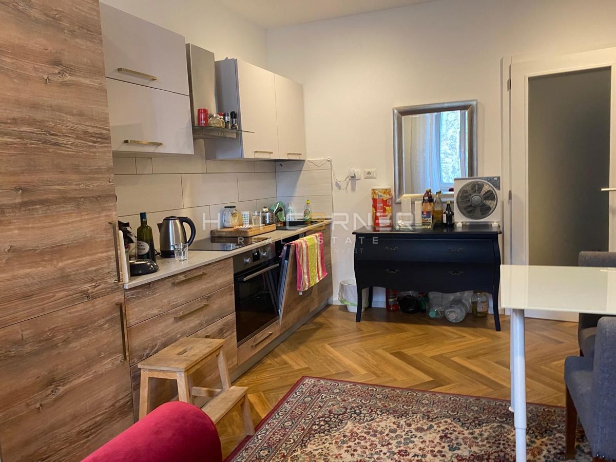 PRILOŽNOST – 3 STANOVANJA: enosobno stanovanje in dva garsonjera!