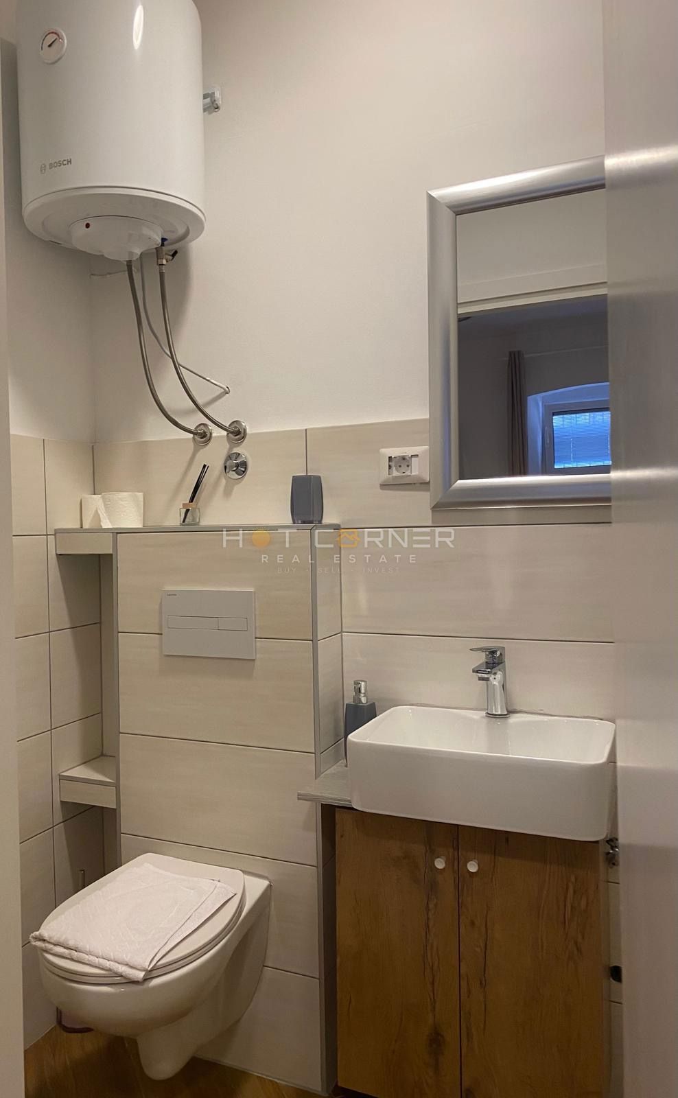 PRILOŽNOST – 3 STANOVANJA: enosobno stanovanje in dva garsonjera!