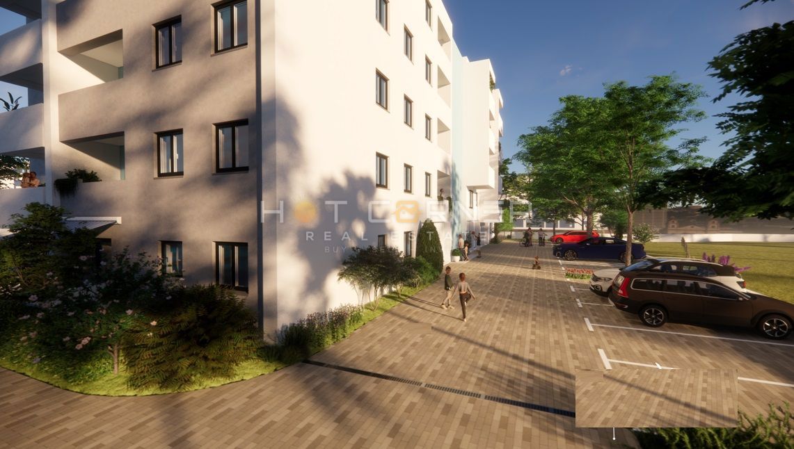 Pulj, odlična lokacija, 1-sobno stanovanje, balkon, dvigalo