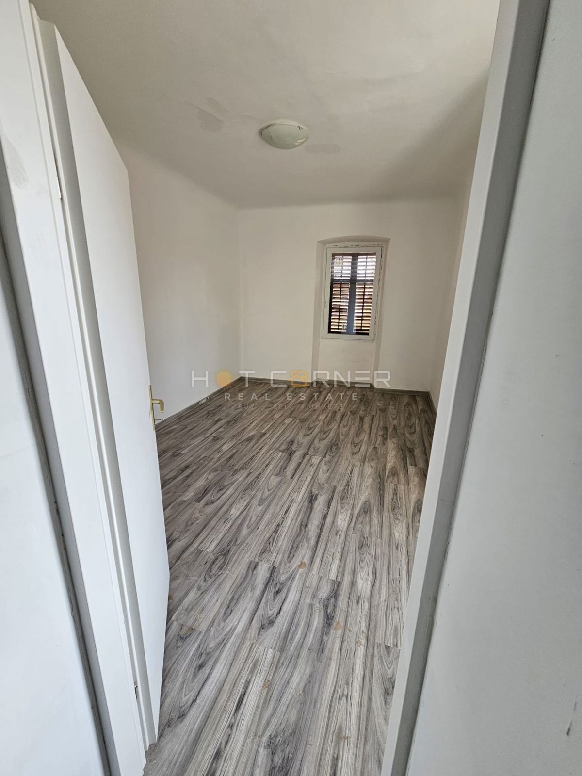 Avstro-ogrski šarm v starem Pulju – 75 m², 3. nadstropje