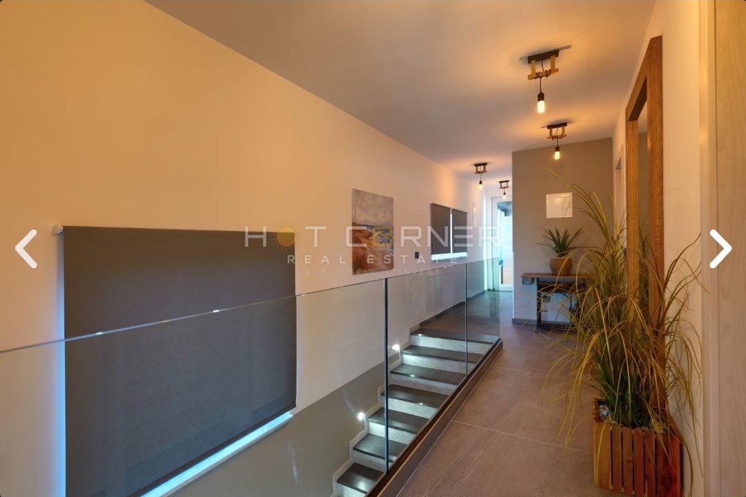 Razkošna vila z turističnim prihodom, Marčana