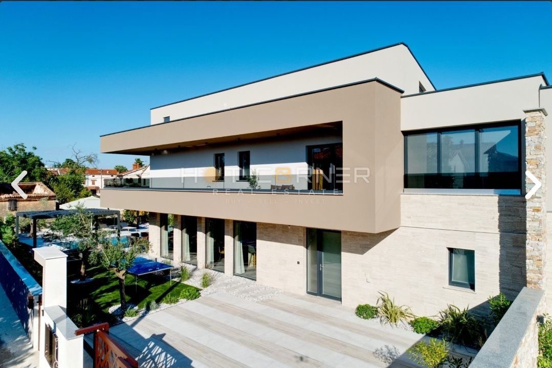 Razkošna vila z turističnim prihodom, Marčana