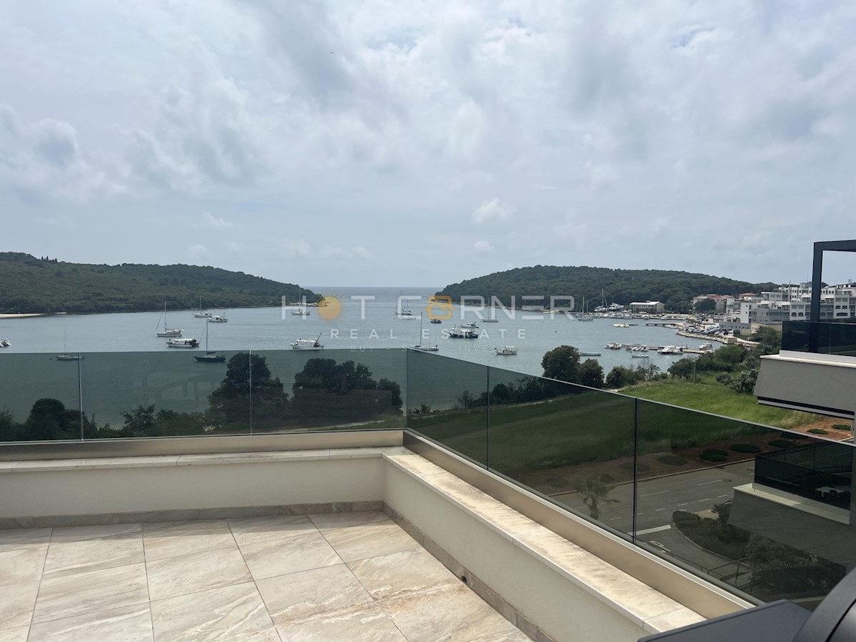 Edinstveno: penthouse neposredno nad plažo, bazen + jacuzzi, strešna terasa, panoramski pogled na morje!!!