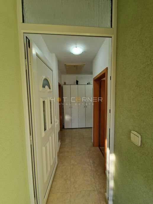 Pulj, 2 hiši z bazenom, 2 km od plaže, 3 km od centra Pulja!