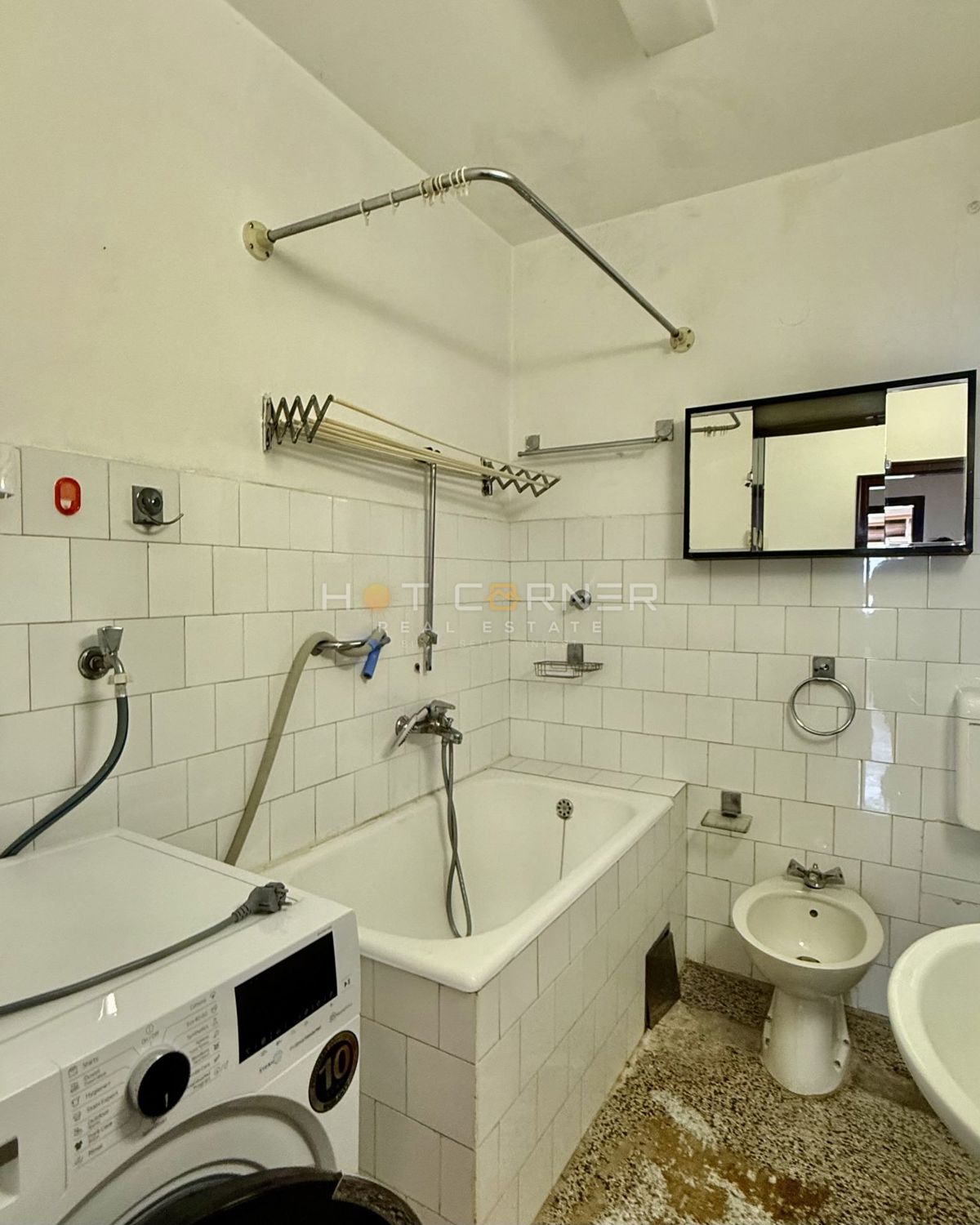 Stanovanje za prenovo v centru Pule – 56 m²