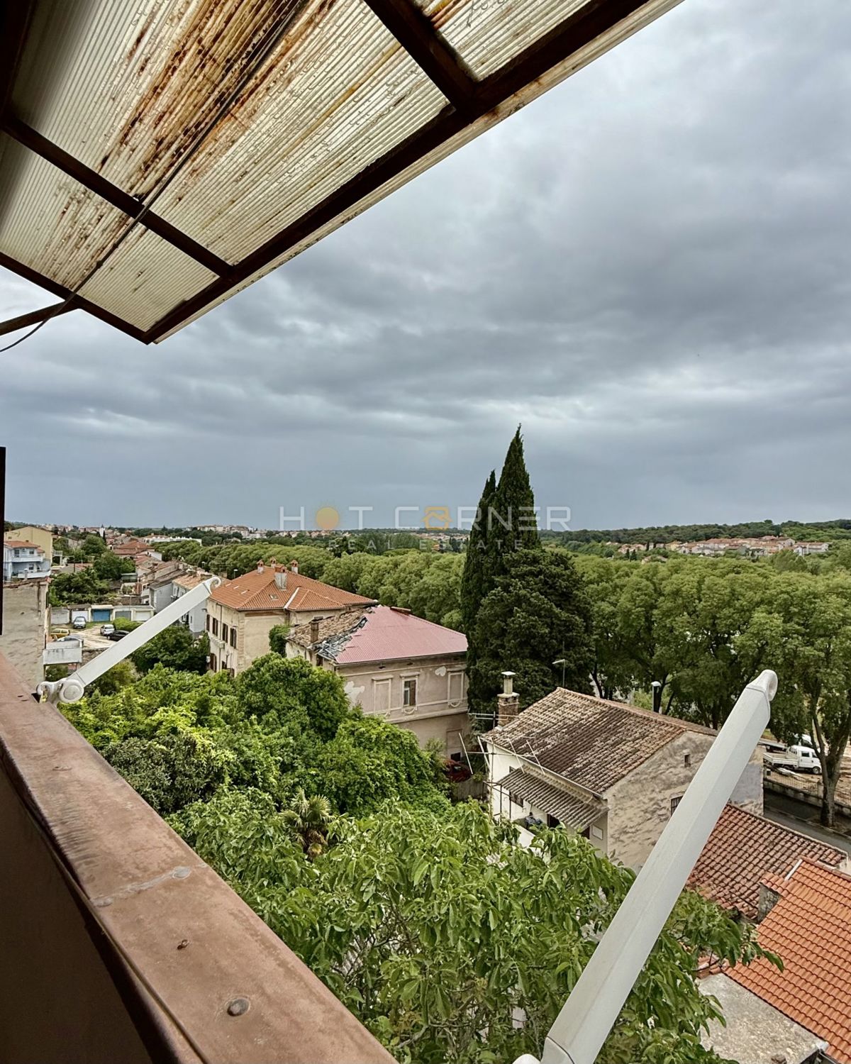 Stanovanje za prenovo v centru Pule – 56 m²
