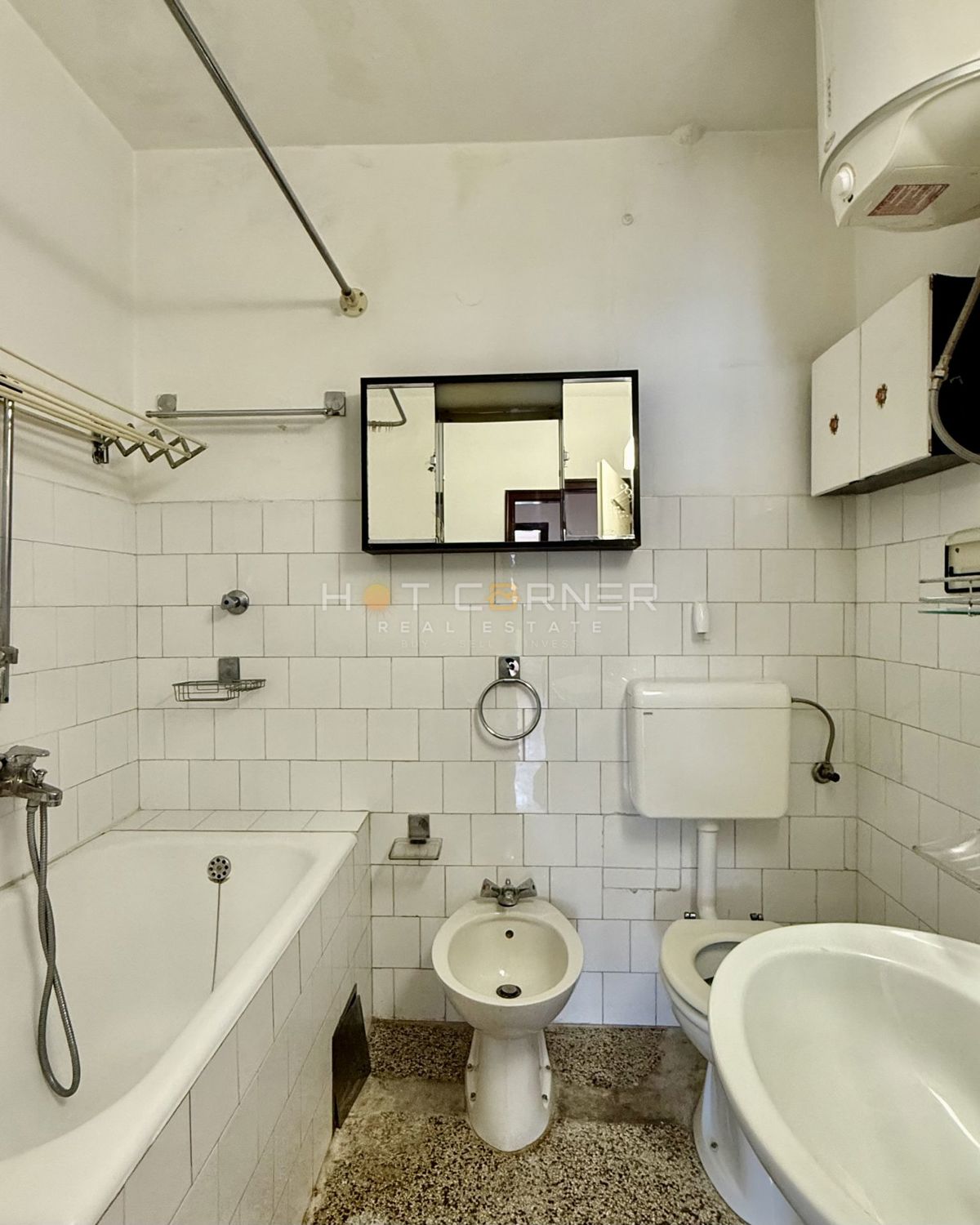 Stanovanje za prenovo v centru Pule – 56 m²